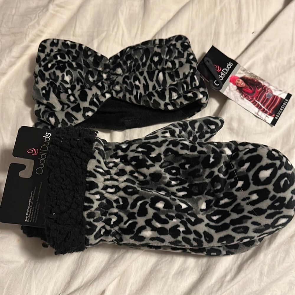 Cuddl duds headband and mittens set